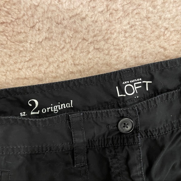 LOFT Black Original Capri Pants, Size 2 - Picture 2 of 3